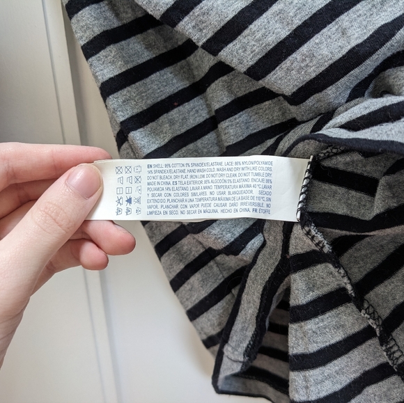 F21 3/4 Sleeve Shirt with Lace Shoulders - Picture 4 of 5